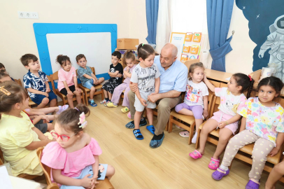 Kocaeli Gebze'de Başkan Büyükgöz'den miniklere sürpriz ziyaret