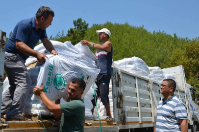 Antalya Büyükşehir’den Alanyalı çiftçilere 10 ton kaolin kili desteği​​​​​​​