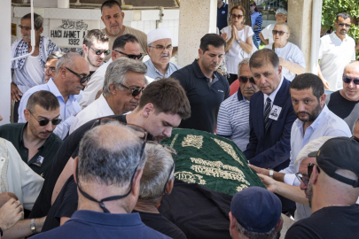 Foça eski belediye başkanının oğlu son yolculuğuna uğurlandı