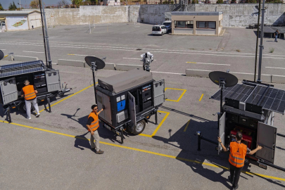 İzmir'e acil durum haberleşme römorku... Tam teşekküllü römorklar İzmir'e ses olacak