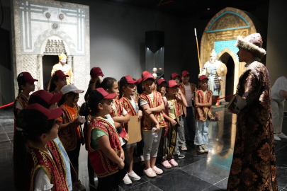Konya’da 3 bin öğrenci 6 tarihi mekanda 6 tarihi karakteri tanıyor
