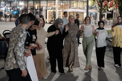 Kocaeli'nde Karadeniz rüzgârı Milli İrade Meydanı'nda esti