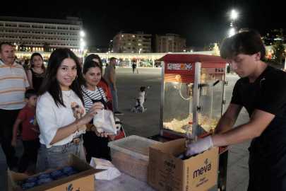 Kocaeli'nde sinema keyfi Milli İrade Meydanı'nda yaşanıyor