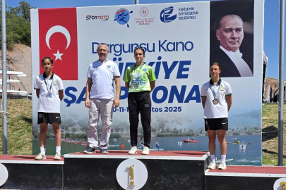 Bursa Büyükşehir Belediyesporlu kanocular madalyaları topladı