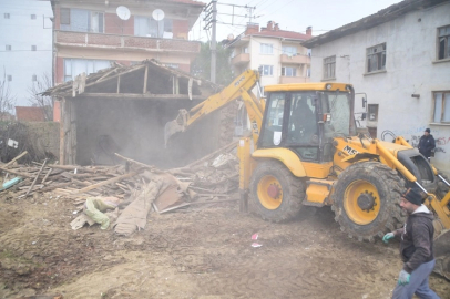 Bursa Yenişehir'de metruk binalara vize yok