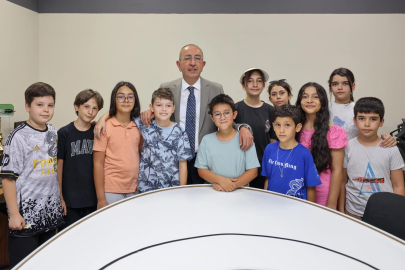 Başkan Kavuş'tan Meram Yaz Okulu öğrencilerine sürpriz ziyaret