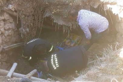 Adıyaman’da göçük altında kalan yaşlı kadın itfaiye ekiplerince kurtarıldı