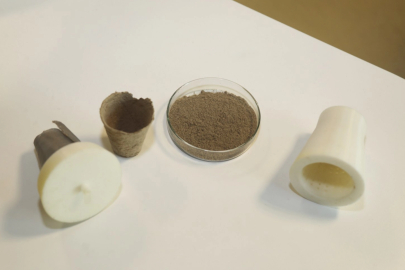 Kağıt atıkları doğa dostu saksılara dönüşüyor