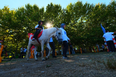 Sakarya’da Pony atlarla şenlik