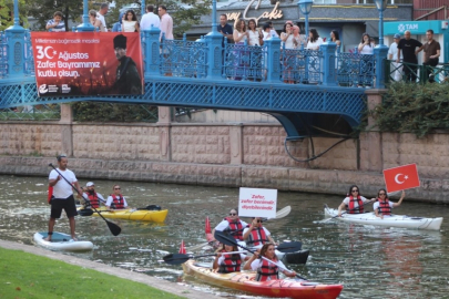 Eskişehir'de kano sporcularından unutulmaz gösteri