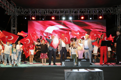 Kayseri Talas'ta Zafer Haftası türkülerle şenlendi