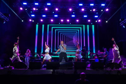 Çim Konserleri’nde Mustafa Sandal coşkusu