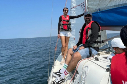 İzmir'de yetişkin grubu yelken eğitimlerine devam