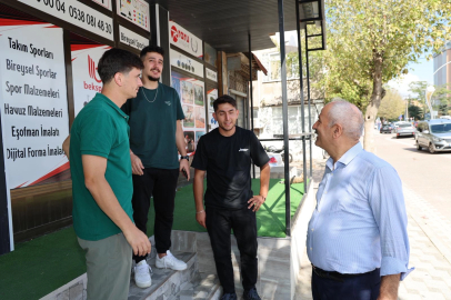 Gebze'de Başkan Büyükgöz’den Güzeller esnafına ziyaret