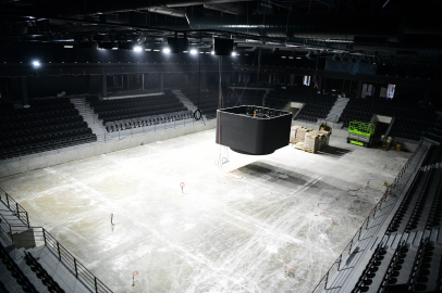 Çayırova’nın yeni salonunda koltuk montajı tamam