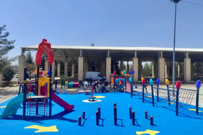 Mardin Midyat'ta yerel yönetimden mahallelere modern parklar