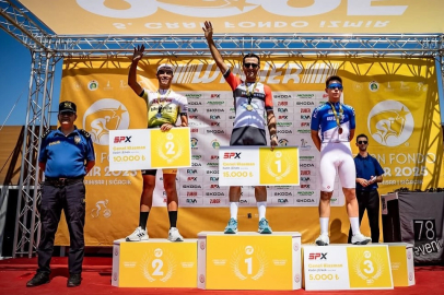 Mudanyalı bisikletçi Gökhan Uzuntaş zirveyi bırakmıyor