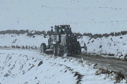 Trabzon Çaykara’da karla mücadele: Mahsur kalan vatandaşlar kurtarıldı
