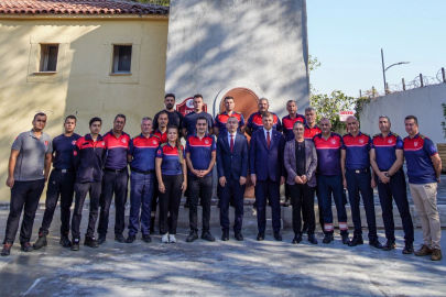 İzmir'de Başkan Tugay'dan itfaiye personeline ziyaret