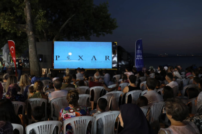 Bursa'da yıldızlar altında sinema keyfi