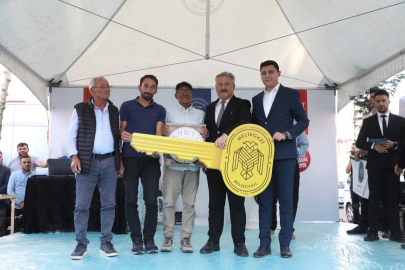 Kayseri Melikgazi Battalgazi'de 300 daire teslim etti