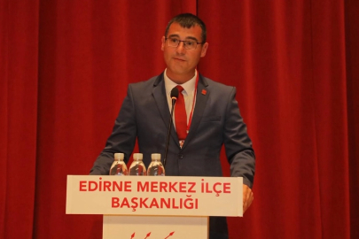 CHP Edirne Merkez İlçe Başkanlığı'nda bayrak Volkan Akgüngör'de