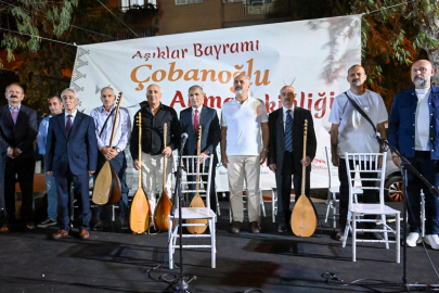 İzmir Bornova’da 'Aşıklar Bayramı' coşkusu