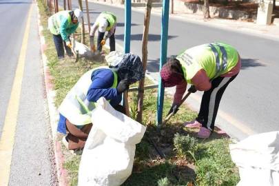 Manisa Soma'nın yolları kadın eliyle şekilleniyor