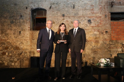 Bursa Mudanya Altan Öymen'i unutmadı