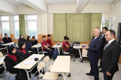 Gebze'de Başkan Büyükgöz'den okullara ziyaret