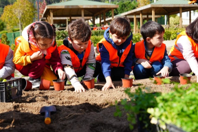 İstanbul Maltepe’de minik eller toprağa can veriyor