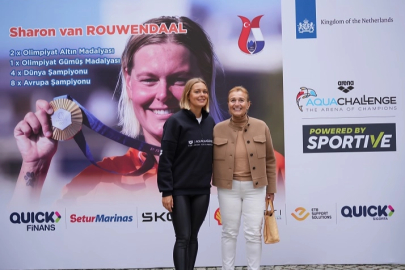 Olimpiyat şampiyonu Sharon van Rouwendaal Türkiye'de