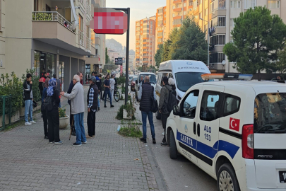 Eski eşini göğsünden bıçakladı, polisi arayıp teslim oldu