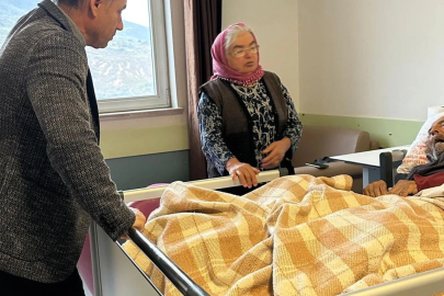 Reşadiye'de Başkan Ünal’dan hasta yatağı talebine anında müdahale