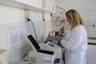 Adana Büyükşehir'den üreticiye analiz hizmeti