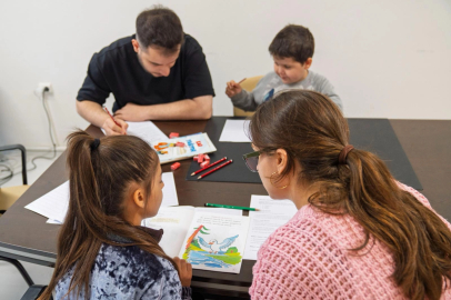 İzmir'de 'Renkli Harfler' projesinde ders zili çaldı