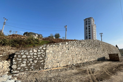 Ordu'da Fatsa Evkaf Mahallesi’ne taş duvar çalışması
