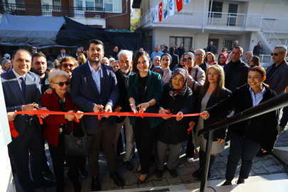 İzmir Karabağlar’da İleri Yaş Akademileri açıldı