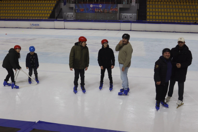 YADEV öğrencileri buz pistini sevdi