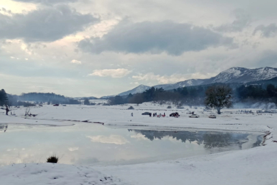 Ağlan Göleti kış güzelliğiyle büyüledi