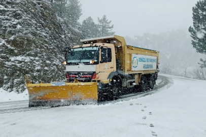 Denizli Büyükşehir kar mesaisinde