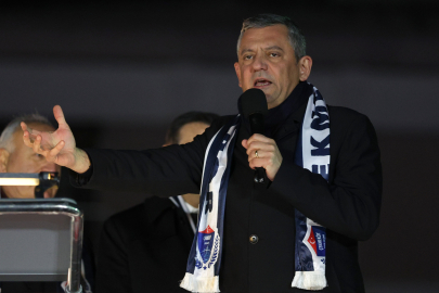 Özgür Özel o bilboardlara ateş püskürdü