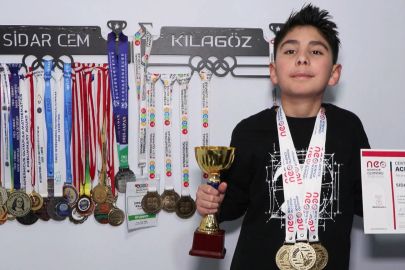 11 yaşındaki Sidar, Amerika'daki olimpiyatlarda matematikte dünya birincisi oldu