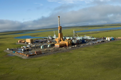 Alaska'da petrol sondaj platformu devrildi