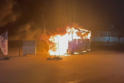 Kapıkule Sınır Kapısı'nda yolcu otobüsü alev aldı