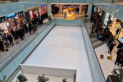 Mağaza açılışında  uzun kuyruklar oluştu