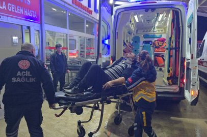 Adana'da işçi servis aracı devrildi: 13 yaralı