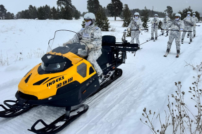 Mehmetçiğe 'askeri kayakçılık' eğitimi
