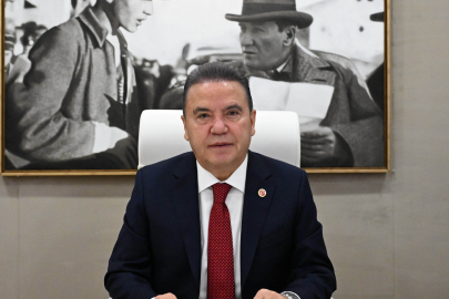 Muhittin Böcek, Ali Mahir Başarır'a hediye edeceğini söyleyip daire istemiş