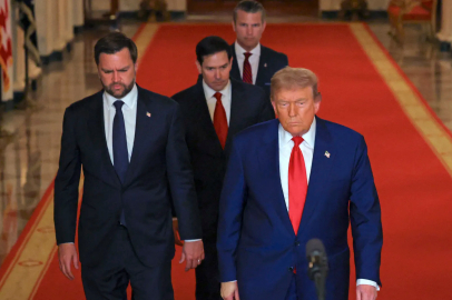 Trump'tan İrana saldırı sinyali: Filomuz bölgeye ulaştı